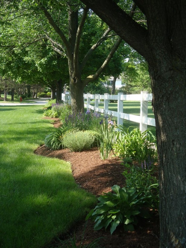 backyard-simple-landscaping-ideas-37_8 Заден двор прости идеи за озеленяване