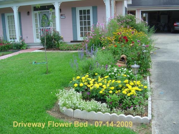 driveway-garden-beds-75_18 Алея градински легла