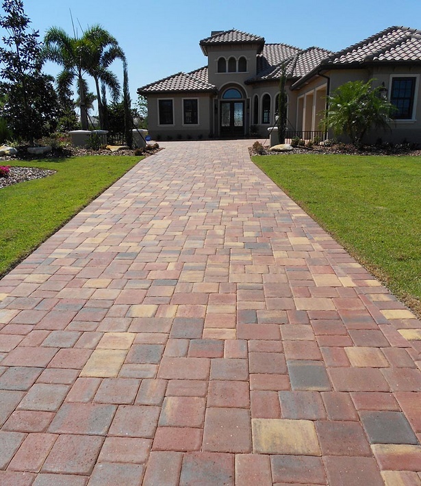 driveway-with-pavers-91_14 Алея с павета