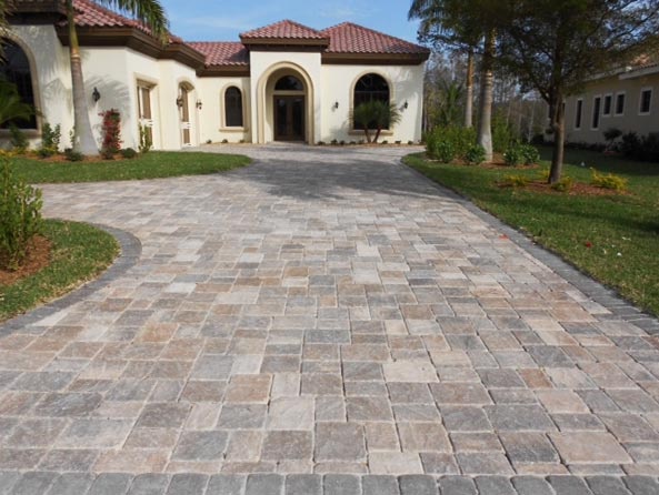 driveway-with-pavers-91_18 Алея с павета