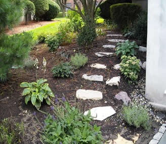 easy-garden-landscaping-ideas-34_12 Лесни идеи за озеленяване на градината