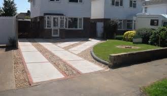 front-garden-ideas-with-driveway-10 Идеи за предната градина с алея