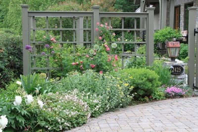 front-garden-ideas-with-driveway-10_13 Идеи за предната градина с алея