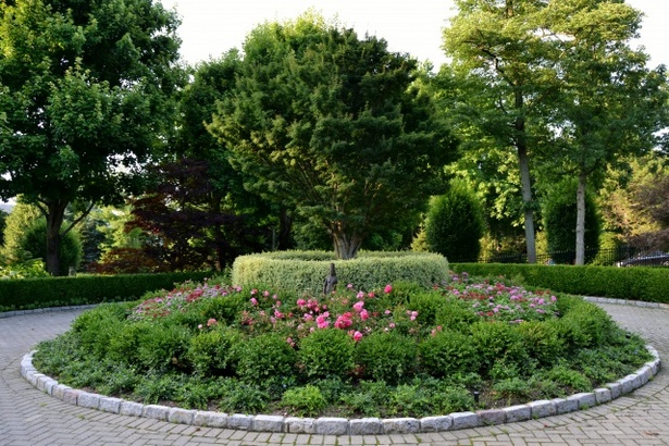 landscaping-ideas-for-circle-driveways-59_18 Озеленяване идеи за кръг алеи