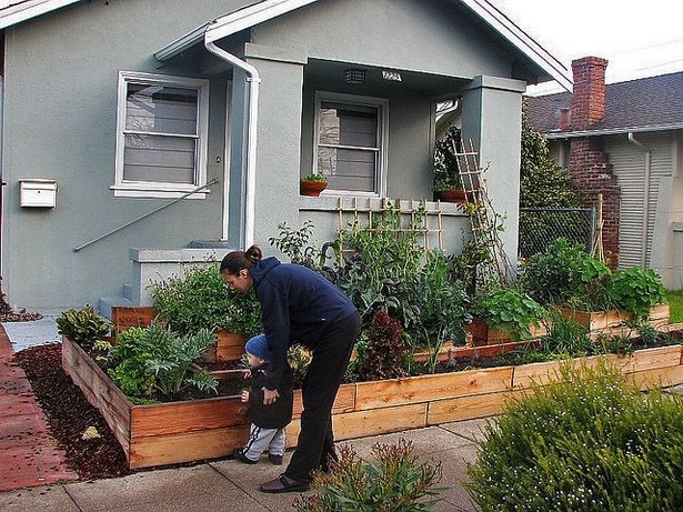 raised-front-yard-landscaping-ideas-64_14 Повдигнат преден двор идеи за озеленяване