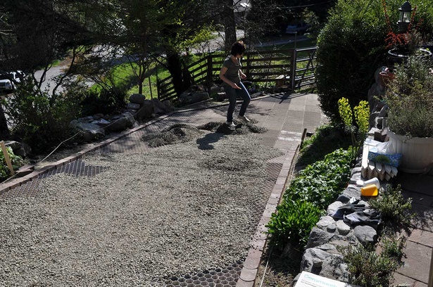 sloped-driveway-landscaping-13_10 Наклонена алея озеленяване