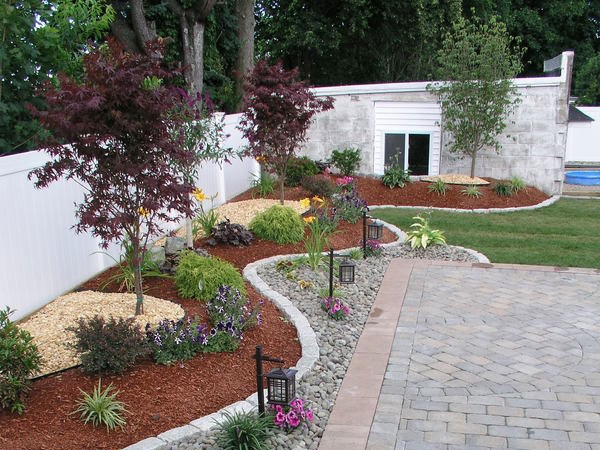 small-garden-ideas-for-front-yard-16_16 Малки градински идеи за преден двор