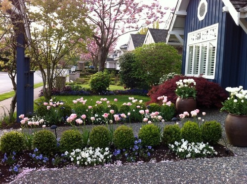 tiny-front-yard-landscaping-ideas-25_19 Малки идеи за озеленяване на предния двор