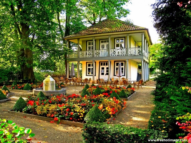 beautiful-home-flower-gardens-83_3 Красиви домашни цветни градини
