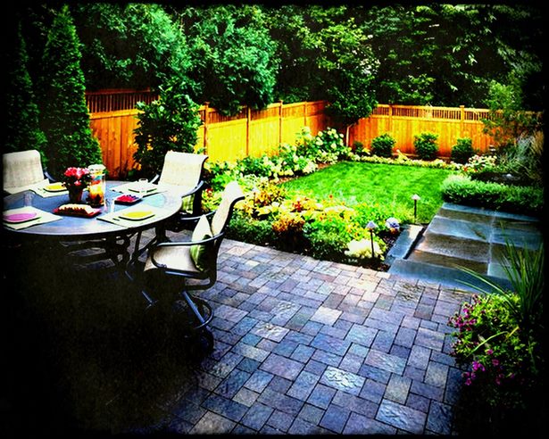 simple-cheap-backyard-landscaping-65_7 Обикновено евтини задния двор озеленяване