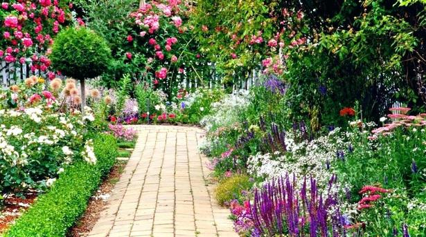 small-country-garden-designs-84_15 Малки градински дизайни