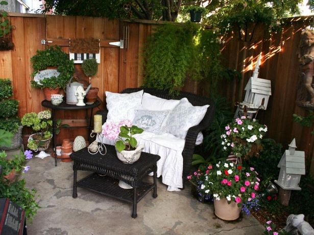 small-space-outdoor-patio-ideas-50_10 Малко пространство открит вътрешен двор идеи