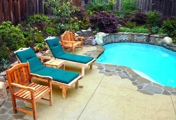 small-yard-pool-landscaping-54_14 Малък двор басейн озеленяване