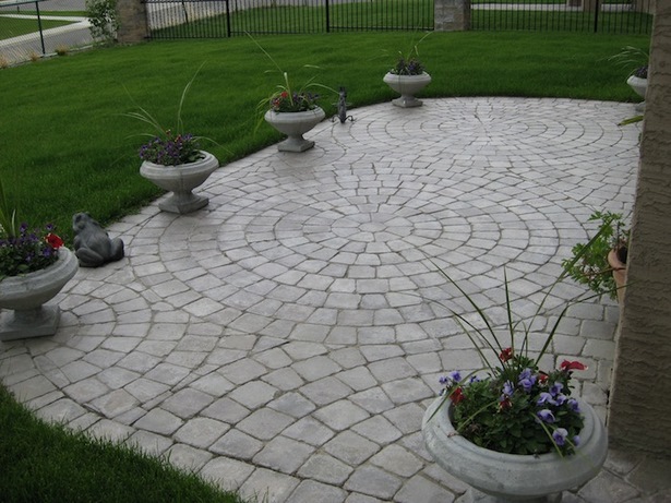 landscaping-with-patio-stones-16_8 Озеленяване с вътрешен двор камъни