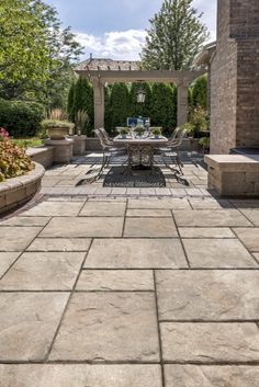 patio-with-stone-pavers-85_4 Вътрешен двор с каменни павета