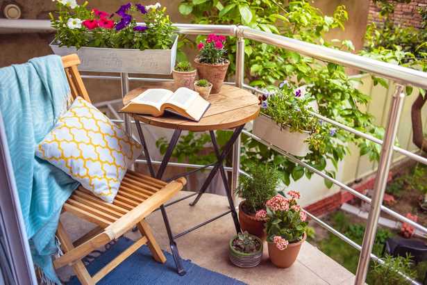 small-balcony-garden-ideas-pictures-72 Малък балкон градински идеи снимки