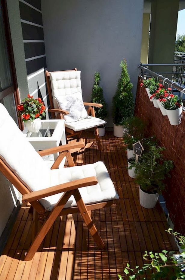small-patio-furniture-apartment-39 Малък апартамент с мебели за вътрешен двор
