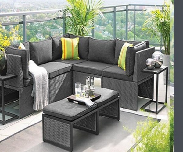 small-patio-furniture-arrangement-32_9 Малки мебели за вътрешен двор