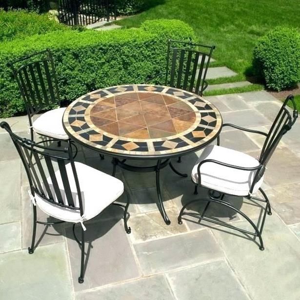 tiny-patio-table-59_13 Малка маса за вътрешен двор