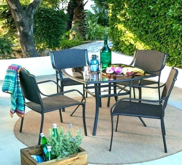 tiny-patio-table-59_18 Малка маса за вътрешен двор