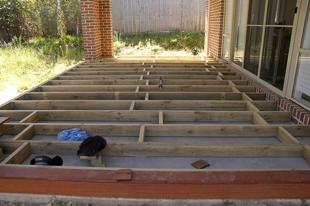 wood-deck-on-top-of-concrete-patio-15_5 Дървена палуба на върха на бетонен вътрешен двор