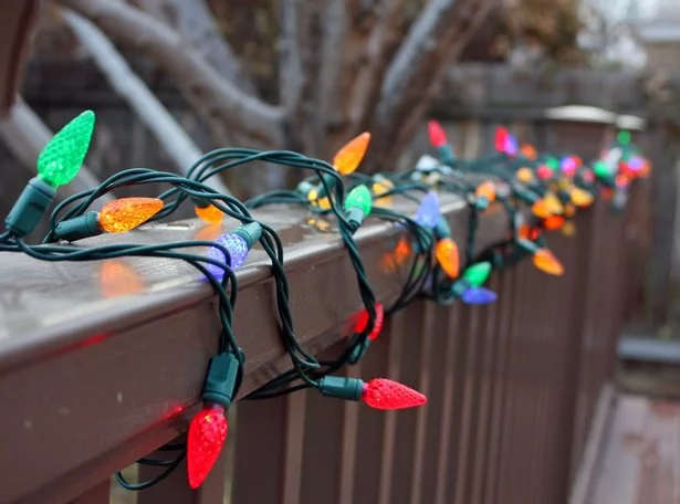 christmas-lights-on-deck-railing-08_10-2 Коледни светлини на палубата парапет