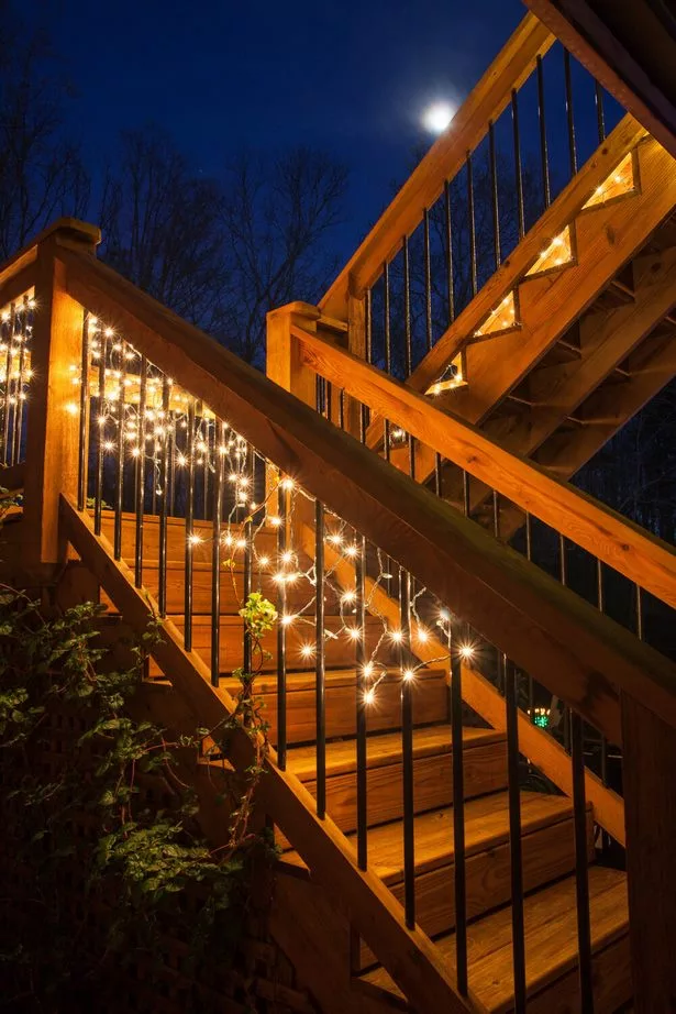 christmas-lights-on-deck-railing-08_8-15 Коледни светлини на палубата парапет