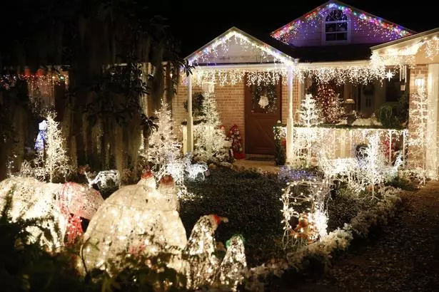 pictures-of-homes-with-outdoor-christmas-decorations-99_4-11 Снимки на домове с външна коледна украса