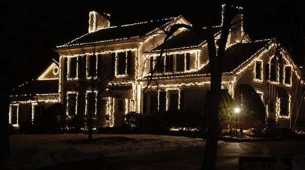 pictures-of-outdoor-christmas-lights-on-houses-83_5-14 Снимки на външни коледни светлини на къщите