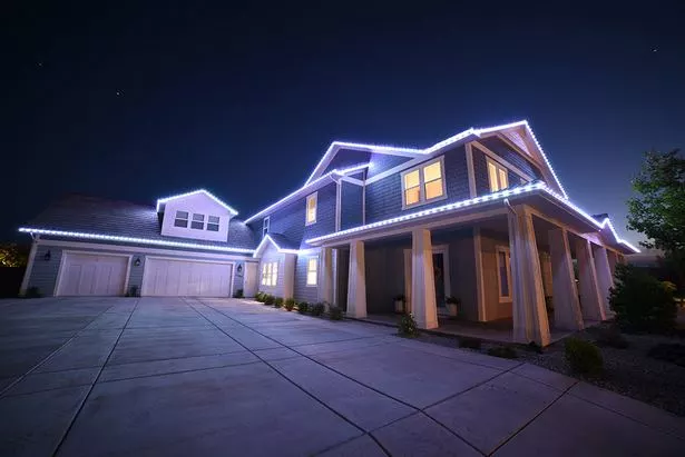 pictures-of-outdoor-christmas-lights-on-houses-83_7-16 Снимки на външни коледни светлини на къщите