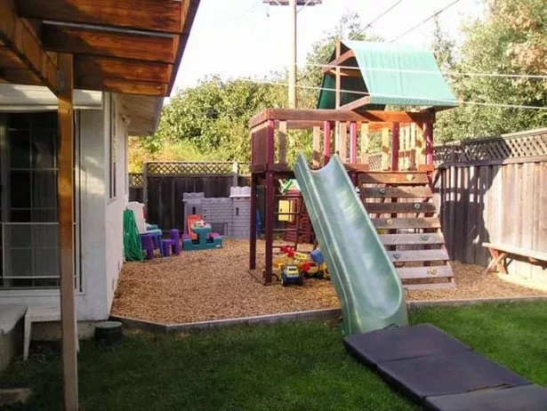 small-outdoor-play-area-ideas-15_2-9 Малки идеи за игри на открито