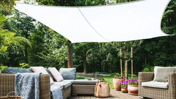 ways-to-shade-your-patio-20_8-16 Начини за сянка на вашия вътрешен двор