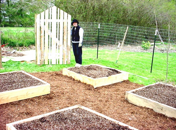 easy-garden-fence-ideas-84_19 Лесни идеи за градинска ограда