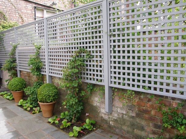 garden-fencing-ideas-privacy-57_18 Градинска ограда идеи поверителност