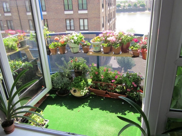 simple-balcony-garden-ideas-33_16 Прости идеи за балкон градина
