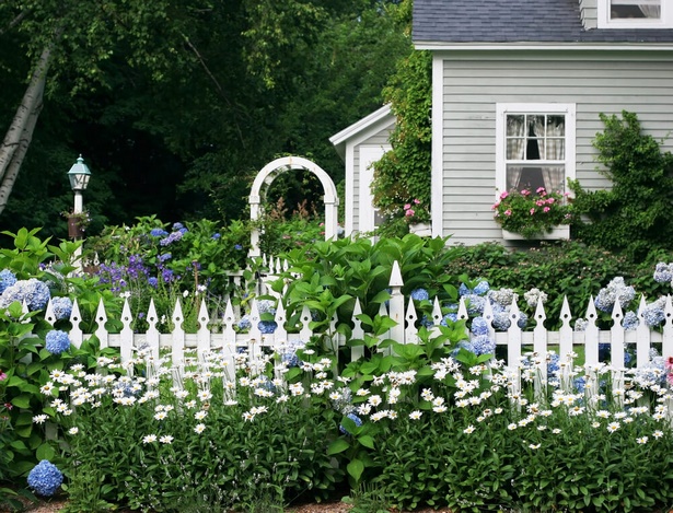 small-white-picket-fence-for-garden-43_11 Малка бяла ограда за градина