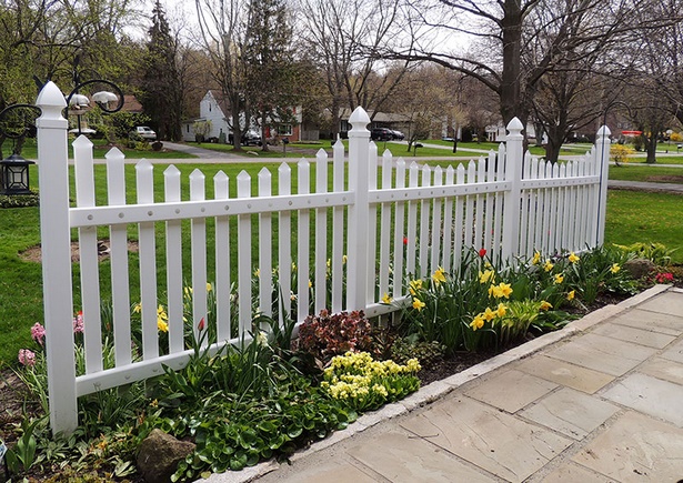 small-white-picket-fence-for-garden-43_3 Малка бяла ограда за градина