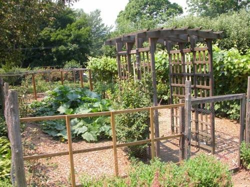 vegetable-garden-fencing-ideas-87_10 Зеленчукова градина фехтовка идеи