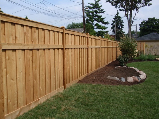 Идеи за дървена ограда за задния двор