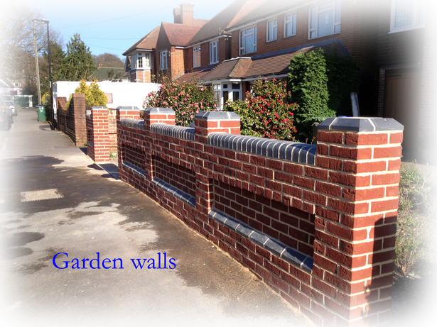 brick-garden-wall-designs-89 Тухлена градинска стена
