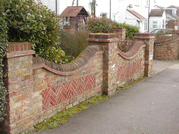 brick-garden-wall-designs-89_13 Тухлена градинска стена