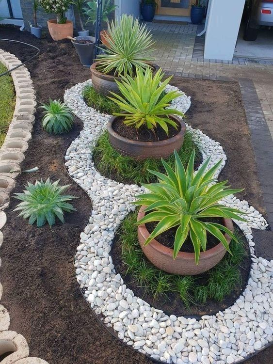 flower-beds-with-potted-plants-60_2 Цветни лехи със саксийни растения