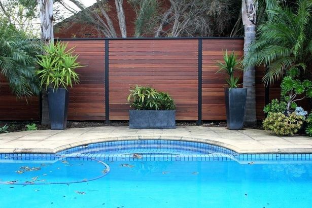 landscaping-ideas-around-screened-pool-62_4 Идеи за озеленяване около екраниран басейн