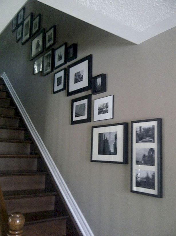 arranging-photos-on-staircase-wall-95_14 Подреждане на снимки на стълбищна стена