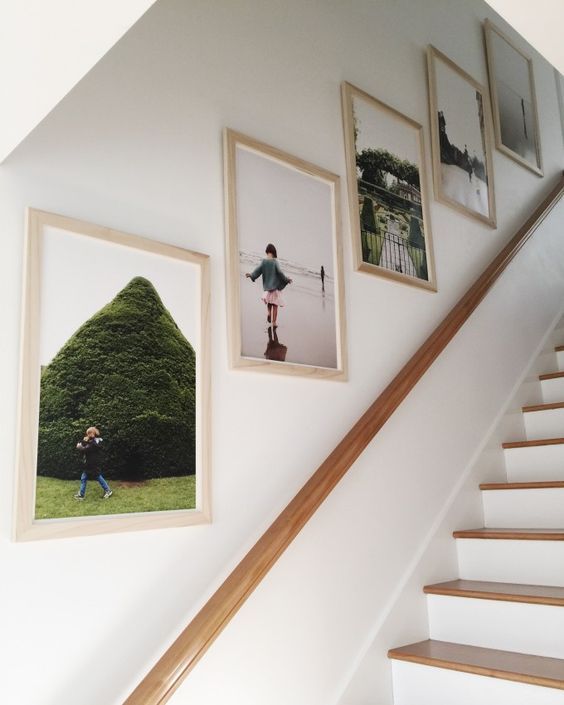 arranging-photos-on-staircase-wall-95_15 Подреждане на снимки на стълбищна стена