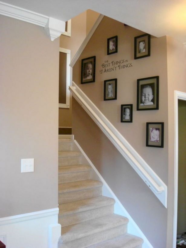 arranging-photos-on-staircase-wall-95_16 Подреждане на снимки на стълбищна стена