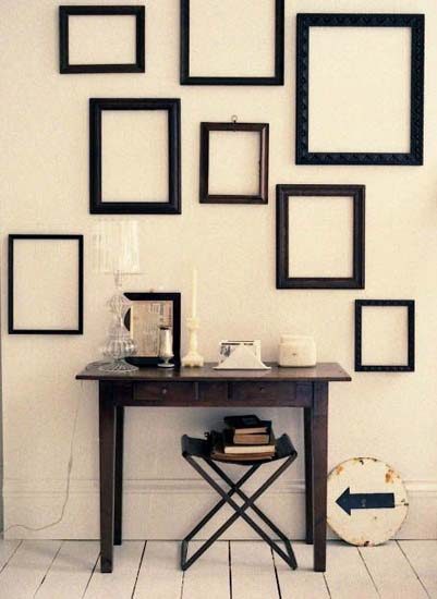 decorating-with-picture-frames-on-the-wall-96_19 Декориране с рамки за картини на стената
