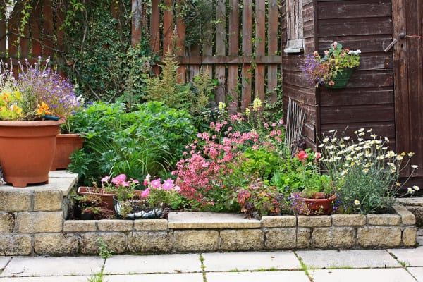 flower-beds-for-small-gardens-58_9 Цветни лехи за малки градини