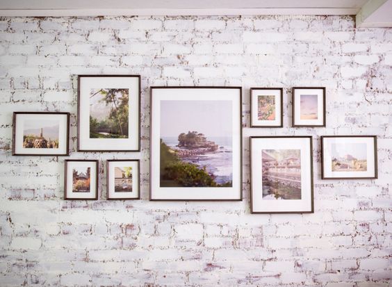 picture-frames-organized-on-walls-30_6 Рамки за картини, организирани по стените