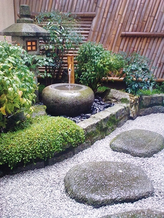 small-japanese-water-garden-98_16 Малка японска водна градина